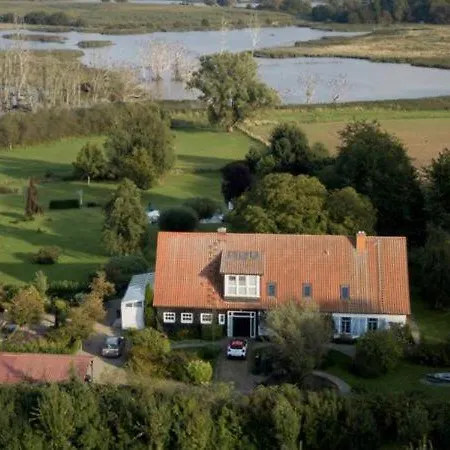 Einer Malerin Tatil Evi *