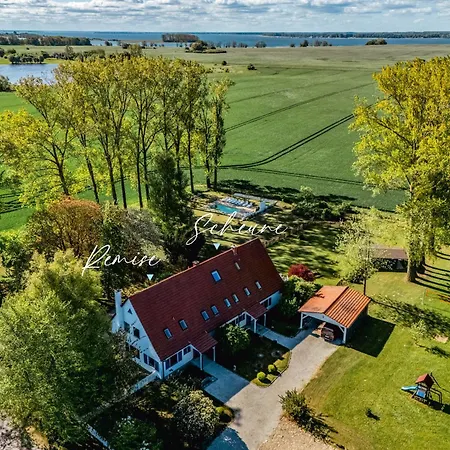 Einer Malerin Tatil Evi *